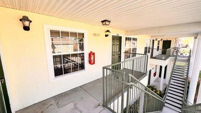 Building Photo - Stylish 2BR/2BA Condo in the Heart of Oviedo – Comfort, Convenience & Resort-Style Living! WASHER...