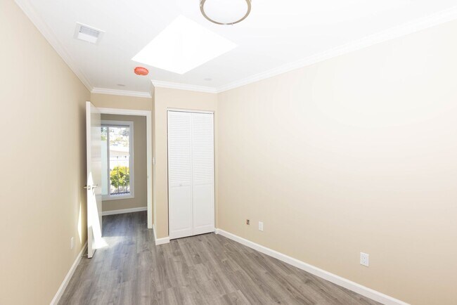 Building Photo - OPEN HOUSE: Sunday (8/3) 1:00pm-1:30pm. Go...