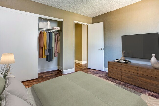 Building Photo - Las Brisas Apartments