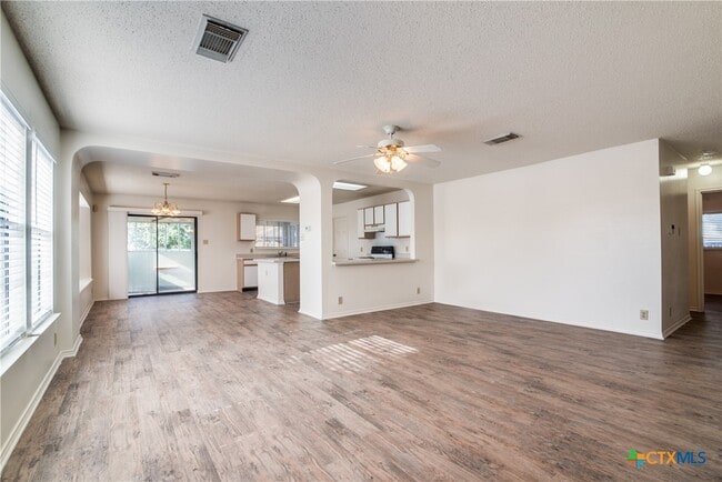 Building Photo - 1078 Stone Trail