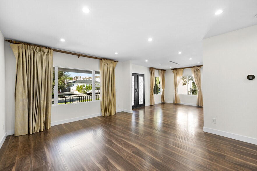 Building Photo - 1016 Linden Ave