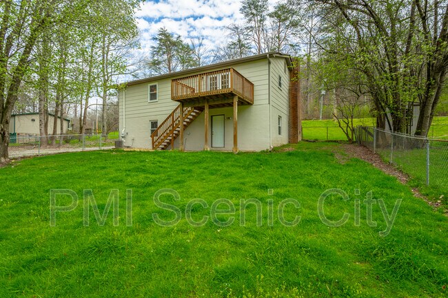 Building Photo - 5907 Browntown Rd