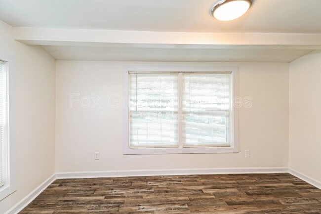 Building Photo - 709 S Davis Ave