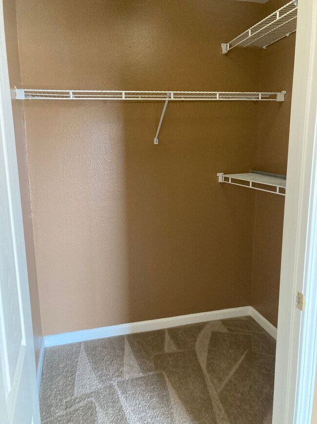 Building Photo - 200 Talus Way