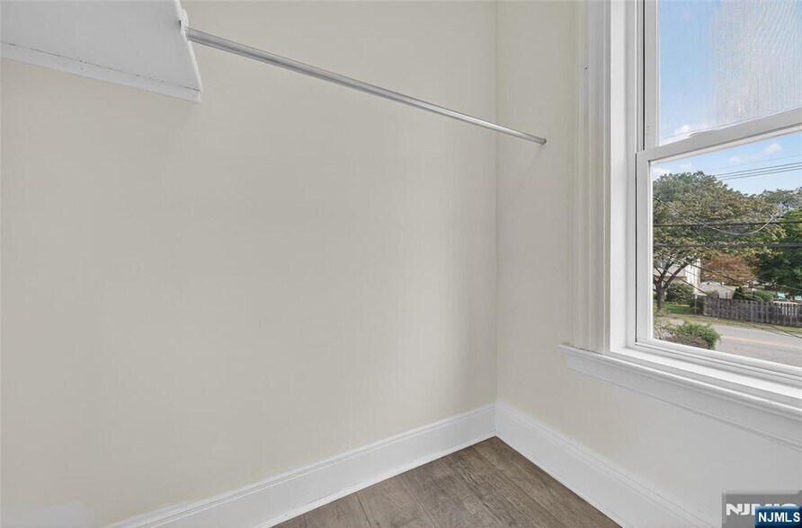 Building Photo - 66 Boulevard