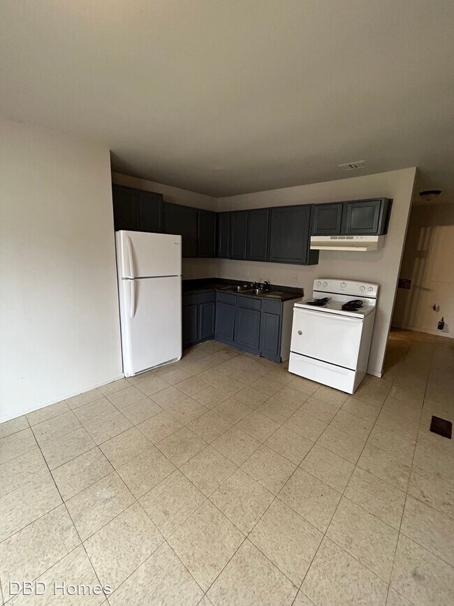 Building Photo - 3 br, 1 bath House - 2817 Larwill Ct