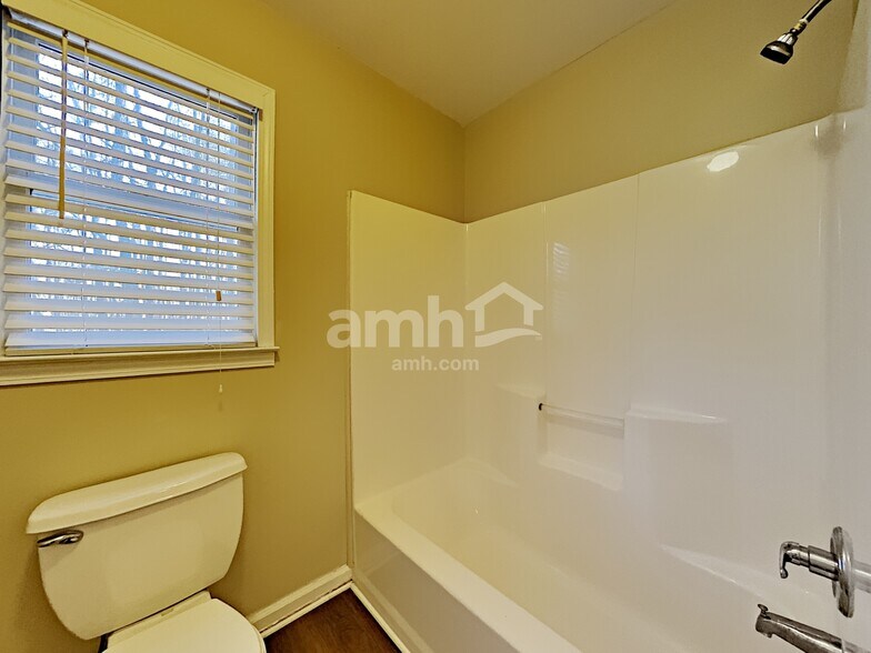 Building Photo - 34 Bell Ct