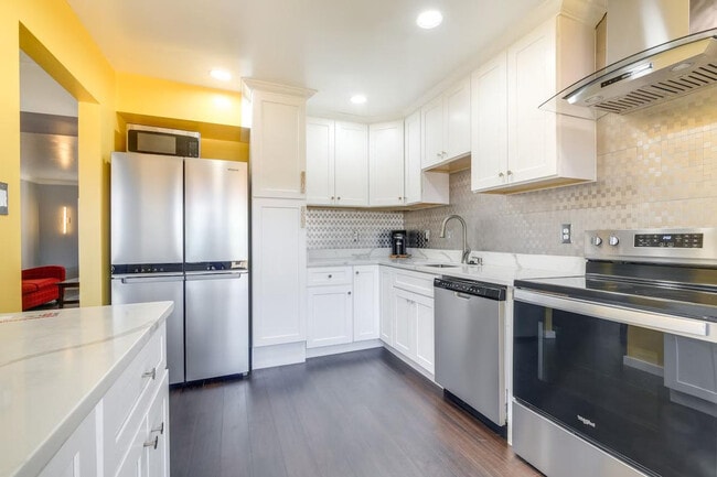 Building Photo - 3 Joyceton Terrace