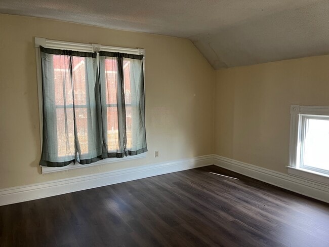 Building Photo - 438 Locust St