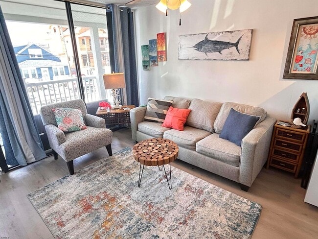 Building Photo - 9415 Pacific Ave