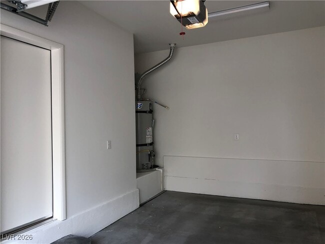 Building Photo - 6114 Scarlet Leaf St