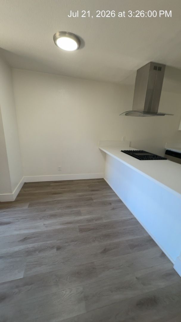 Building Photo - Move in Special!! Upstairs unit MOVE IN READY!!