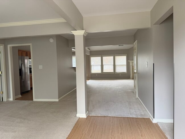 Building Photo - 2350 Walnut Tree Ct NE