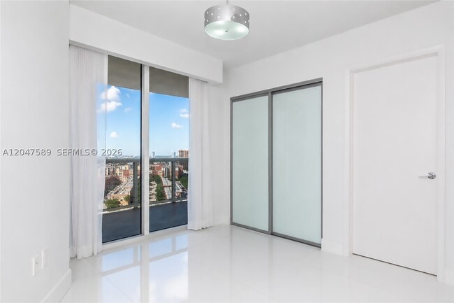 Building Photo - 17201 Collins Ave