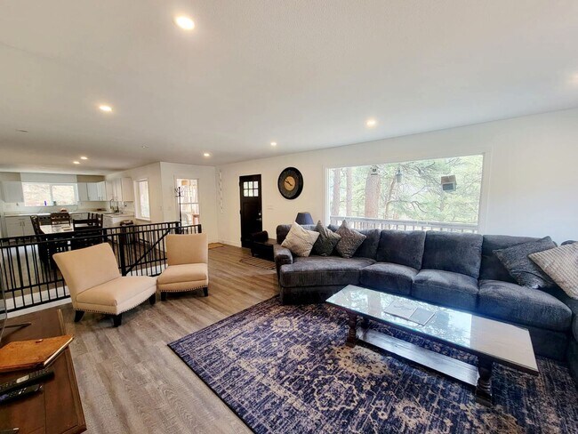 Building Photo - Stunning Updated Mountain Paradise w/ Gran...
