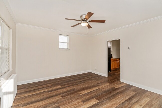 Building Photo - 2915 Oakford Ave