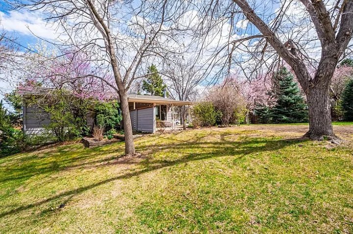 Building Photo - 7937 Chestnut Dr