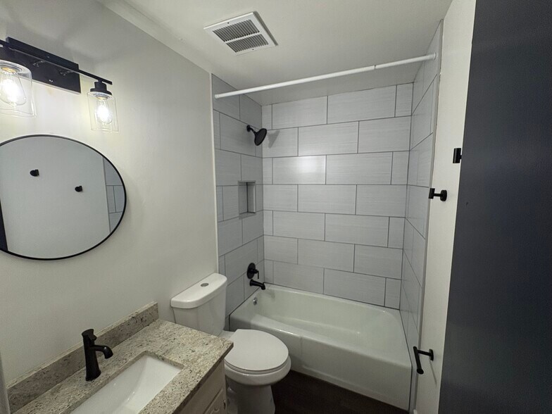 Building Photo - 30 Emery Way