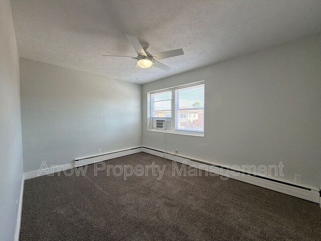 Building Photo - 1037 G St