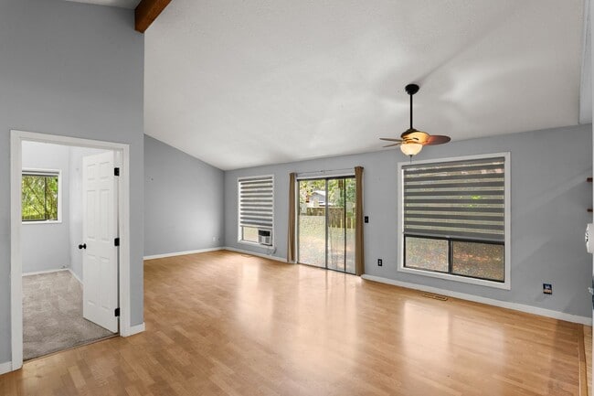 Building Photo - Contemporary One-Level 2 Bed/1 Bath Tranquil Retreat