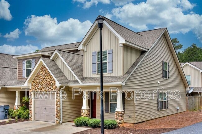 Building Photo - 232 Mossy Bank Dr