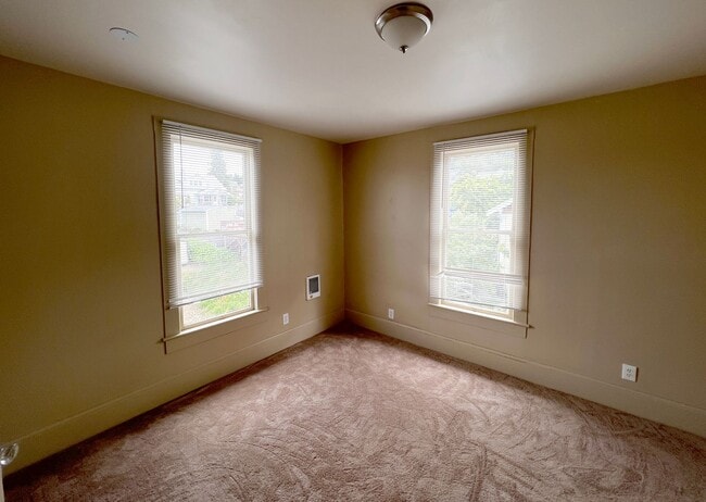 Building Photo - 3050 Grand Ave