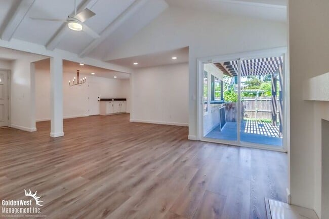 Building Photo - Stunningly Updated 3Bdm 2Ba Home Nearby Lake Murray!