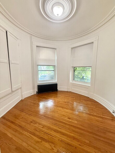 Building Photo - 143 2nd Ave