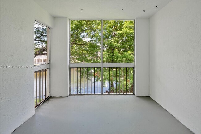 Building Photo - 9833 Westview Dr