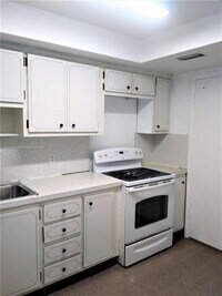 Building Photo - 2 bedroom in North Miami Beach FL 33165