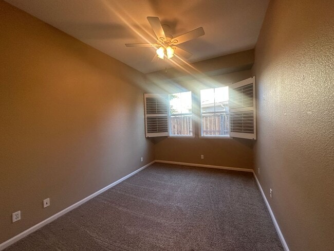 Building Photo - 9456 Vintner Cir