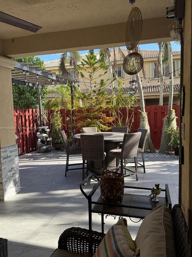 Building Photo - 16418 SW 72nd Terrace