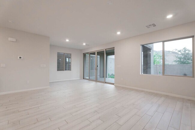 Building Photo - 11620 Desert Hollow Avenue