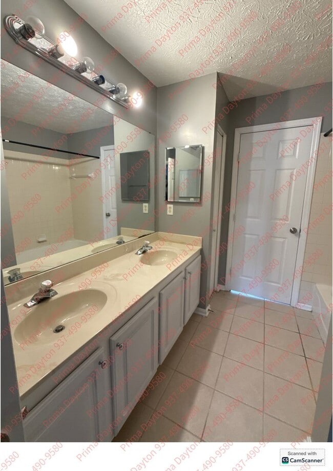 Building Photo - 2 bed 1.5 bath townhouse in Miamisburg not far from Austin's Landing