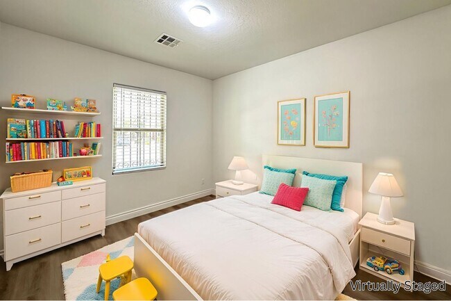 Building Photo - Lantern Gardens