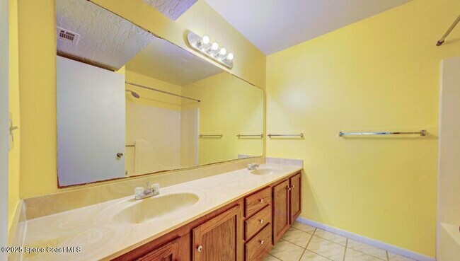 Building Photo - 2190 Forest Knoll Dr NE