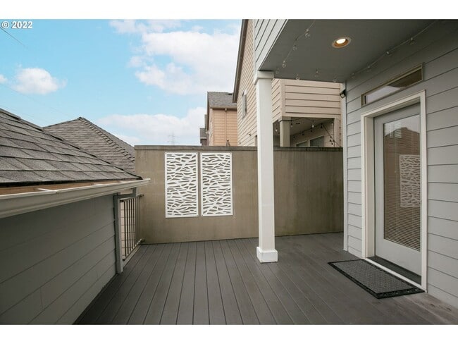 Building Photo - 17335 SW Montague Way