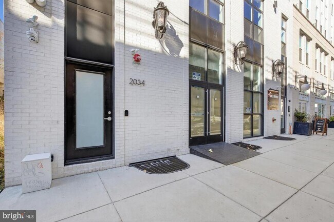 Building Photo - 2034 N Front St