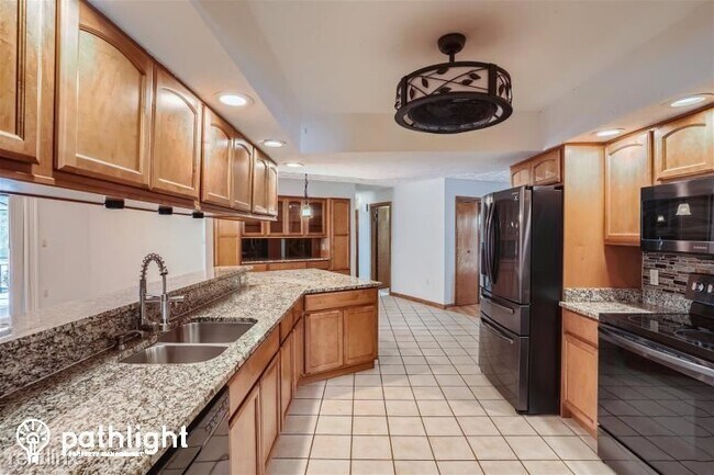 Building Photo - 3 br, 3 bath House - 6046 Patricia Place UNIT