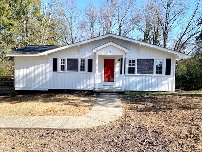 Primary Photo - 2 Bedroom Home w/ a huge deck and yard