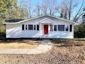 Building Photo - 2 Bedroom Home w/ a huge deck and yard
