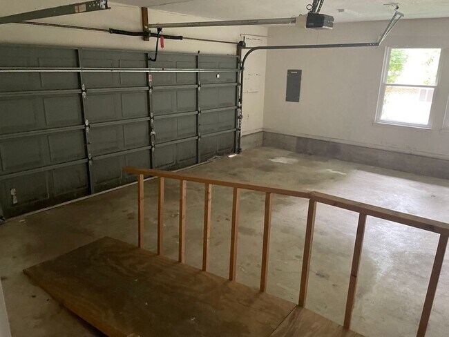 Building Photo - 4/2 House in Killearn Estates
