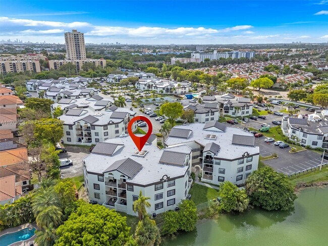 Building Photo - 9735 Fontainebleau Blvd