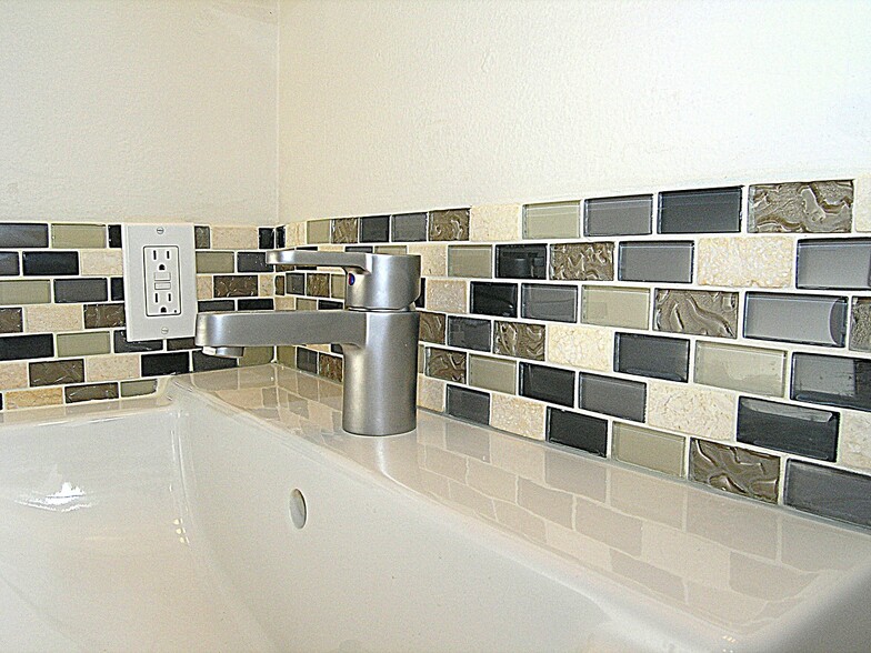 1st Floor half bathroom - 4223 3rd Avenue Northwest