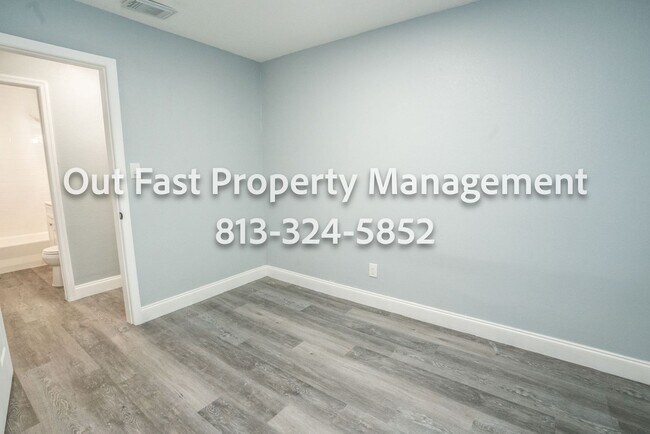 Building Photo - Bright Corner-Lot Home Near Bayshore and City Conveniences