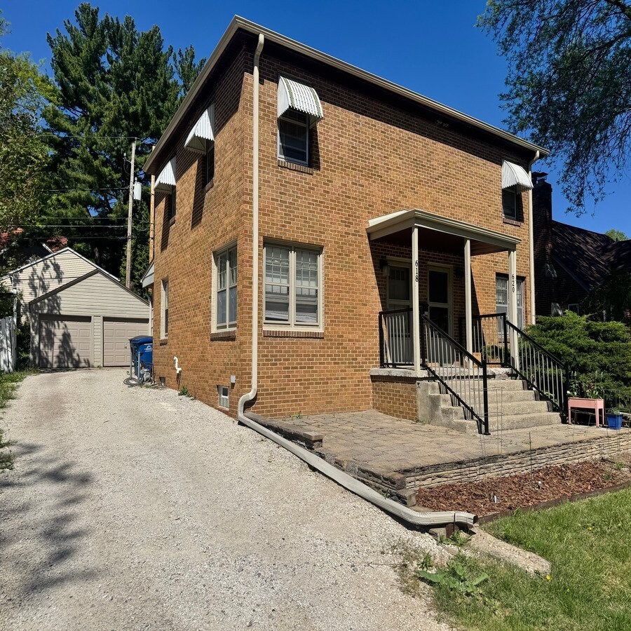 Building Photo - 618 45th St