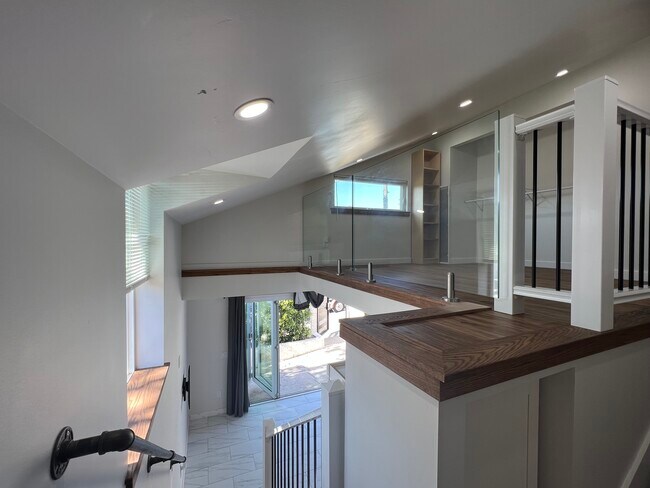 Corner view - 4529 Valencia Dr