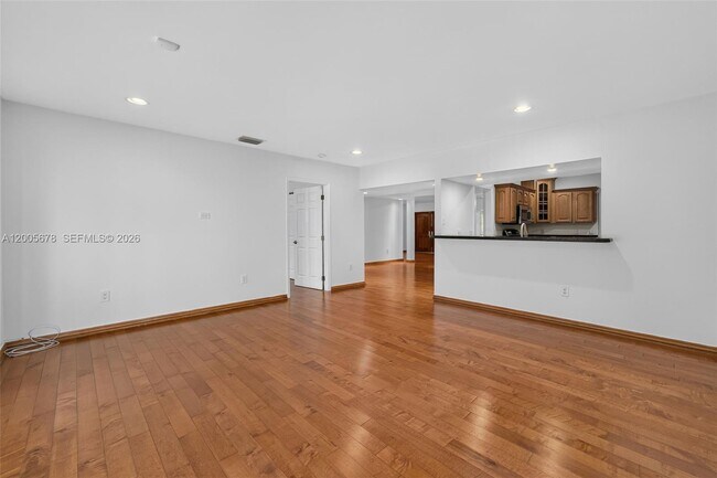 Building Photo - 1237 Aduana Ave