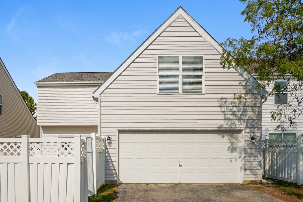 Building Photo - 7175 Normanton Dr