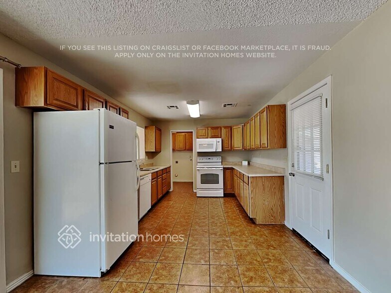 Building Photo - 17217 N 33rd Pl